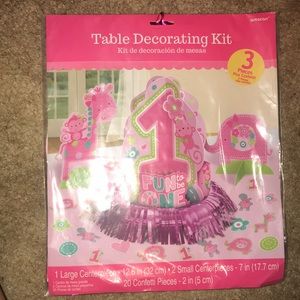 Table decorating kit